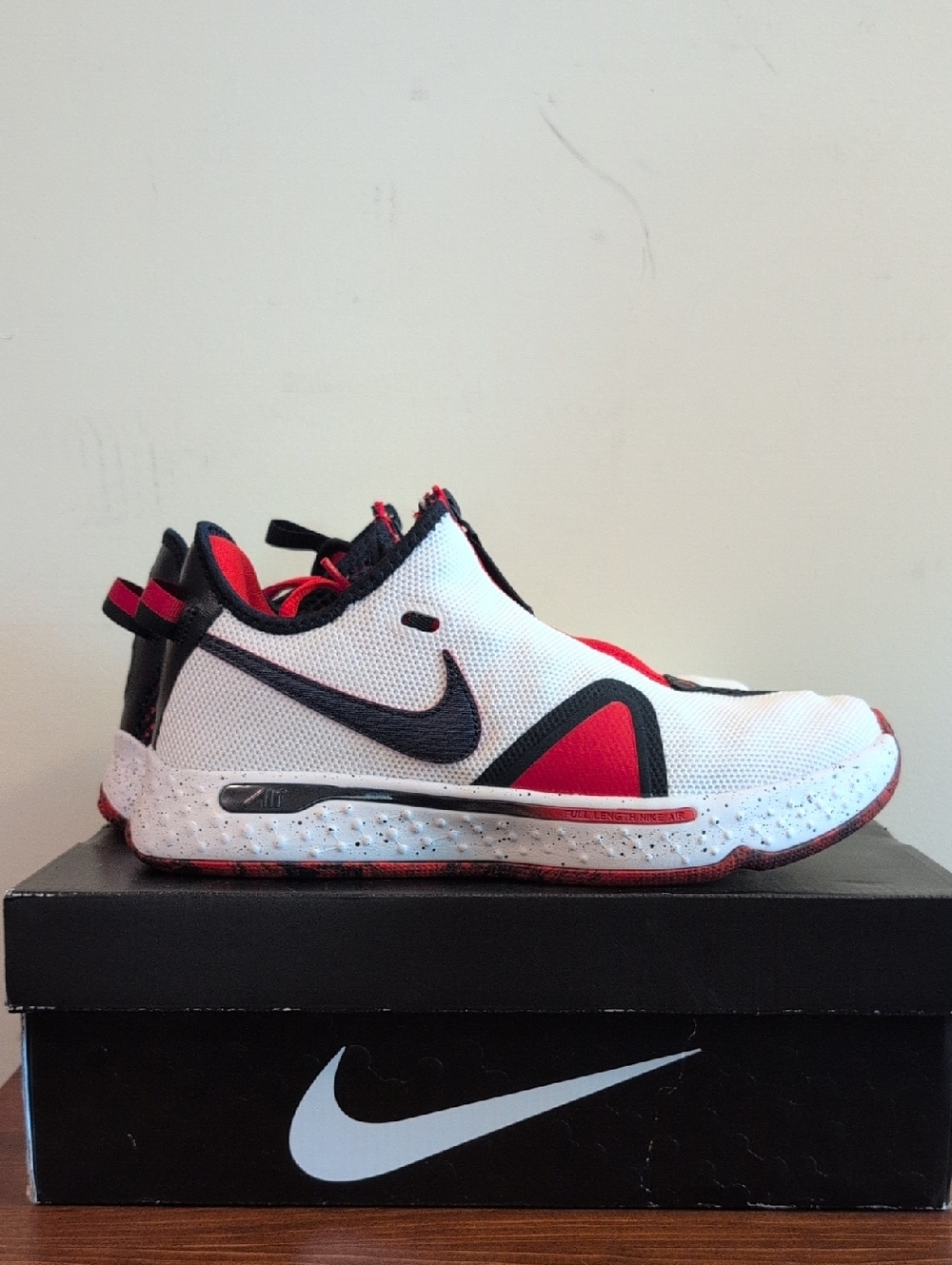 Nike Air PG 4 Paul George Sz 9.5